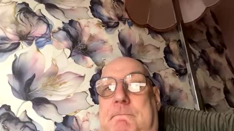 Snapshot of tebb61 chatting on September 20, 2:17 pm Mark online show from September 20, 2:17 pm