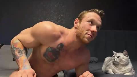 Andy Psy online show from April 2, 1:52 pm