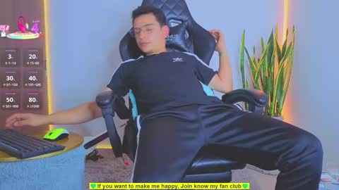Snapshot of teddy_cowboy chatting on September 24, 11:14 pm Follow me on Twitter boys ryder and instagram teddyscoot 12 online show from September 24, 11:14 pm