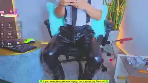 Snapshot of teddy_cowboy chatting on September 26, 11:46 pm Follow me on Twitter boys ryder and instagram teddyscoot 12 online show from September 26, 11:46 pm