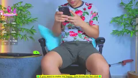 Snapshot of teddy_cowboy chatting on October 3, 2:27 am Follow me on Twitter boys ryder and instagram teddyscoot 12 online show from October 3, 2:27 am