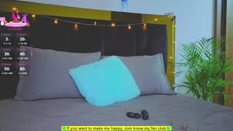 Snapshot of teddy_cowboy chatting on October 6, 10:31 am Follow me on Twitter boys ryder and instagram teddyscoot 12 online show from October 6, 10:31 am