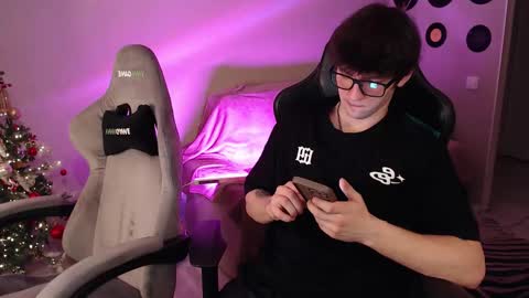 Teddy online show from January 9, 2:55 pm