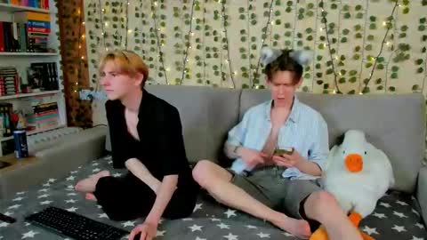 tedy_lun online show from March 5, 9:11 pm