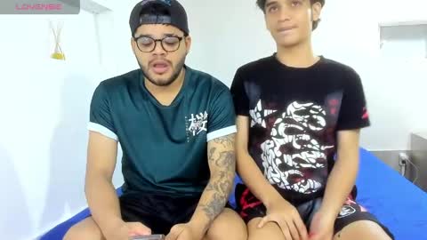 temptingroyals online show from May 15, 2:53 am