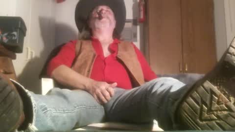 Snapshot of tennredneck chatting on March 10, 3:56 am Tennredneck online show from March 10, 3:56 am