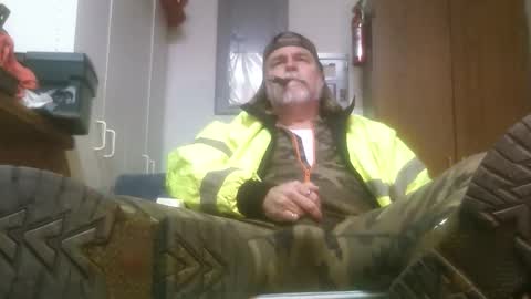 Snapshot of tennredneck chatting on January 14, 5:08 am Tennredneck online show from January 14, 5:08 am