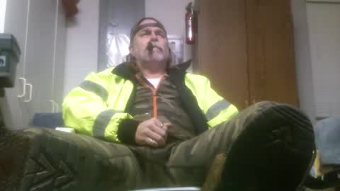 Snapshot of tennredneck chatting on January 28, 5:11 am Tennredneck online show from January 28, 5:11 am
