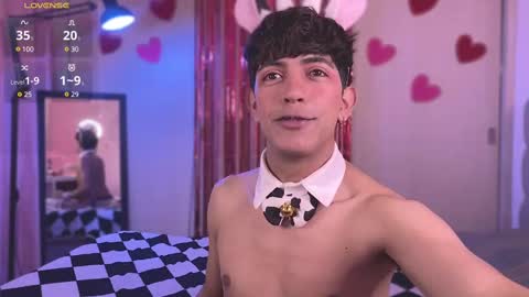 Snapshot of teobrowny_ chatting on February 14, 3:36 pm teo brown Independent model online show from February 14, 3:36 pm