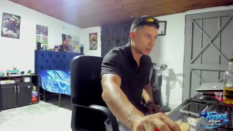 teoyes_ online show from March 9, 11:54 pm