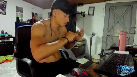 teoyes_ online show from March 27, 2:27 am