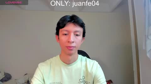 Snapshot of teroship_boy chatting on December 6, 12:56 am Juanfe online show from December 6, 12:56 am