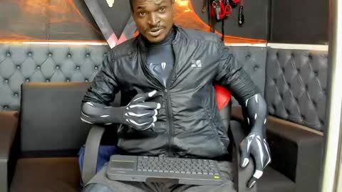 Snapshot of terranze_z chatting on October 29, 6:49 am terranze_z online show from October 29, 6:49 am