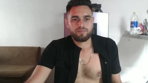 Snapshot of tevezbien chatting on February 24, 8:14 pm Yeffrith online show from February 24, 8:14 pm