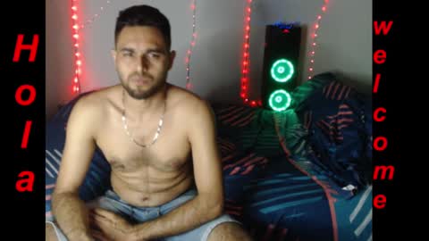 Snapshot of tevezbien chatting on December 12, 3:32 am Yeffrith online show from December 12, 3:32 am