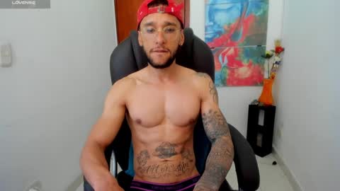 Snapshot of teylor_cristian chatting on January 10, 4:41 pm Cristhian Teylor online show from January 10, 4:41 pm