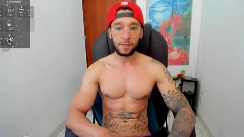 Snapshot of teylor_cristian chatting on March 1, 7:37 pm Cristhian Teylor online show from March 1, 7:37 pm