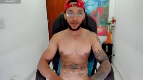 Snapshot of teylor_cristian chatting on January 17, 2:08 am Cristhian Teylor online show from January 17, 2:08 am