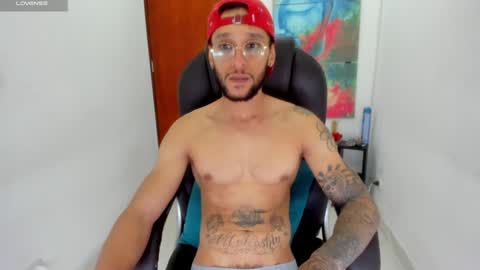 Snapshot of teylor_cristian chatting on December 9, 2:56 am Cristhian Teylor online show from December 9, 2:56 am