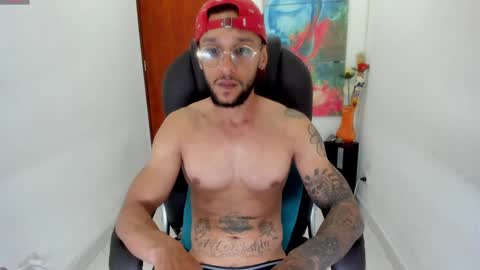 Snapshot of teylor_cristian chatting on January 21, 3:16 am Cristhian Teylor online show from January 21, 3:16 am
