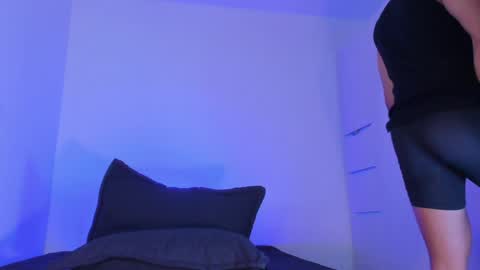 thadeo_king online show from May 1, 1:03 pm
