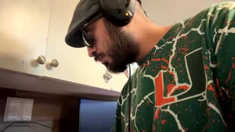 thatmiaguy online show from October 7, 1:59 pm