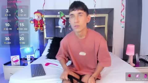 Snapshot of thayler_jones chatting on January 2, 11:31 am Thayler online show from January 2, 11:31 am