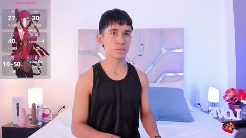 Snapshot of thayler_jones chatting on September 25, 11:09 am Thayler online show from September 25, 11:09 am
