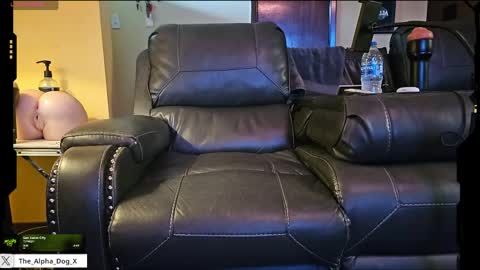 the_alpha_dog_xxx online show from May 22, 6:24 pm