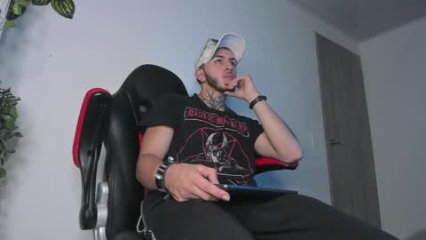 Master online show from January 10, 11:33 am