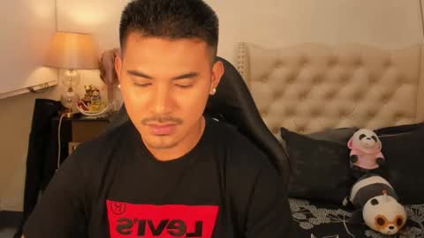 Snapshot of the_killian_jones chatting on September 21, 1:11 pm ken online show from September 21, 1:11 pm