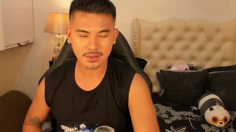 Snapshot of the_killian_jones chatting on September 15, 10:38 am ken online show from September 15, 10:38 am