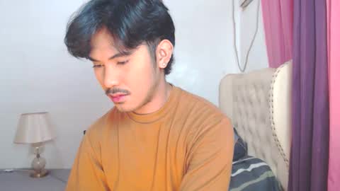 Snapshot of the_killian_jones chatting on February 21, 4:48 pm ken online show from February 21, 4:48 pm
