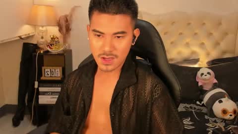 Snapshot of the_killian_jones chatting on September 25, 2:38 pm ken online show from September 25, 2:38 pm