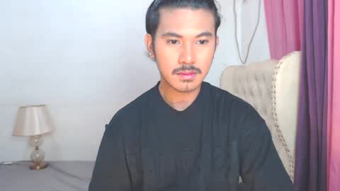 Snapshot of the_killian_jones chatting on March 2, 5:31 pm ken online show from March 2, 5:31 pm