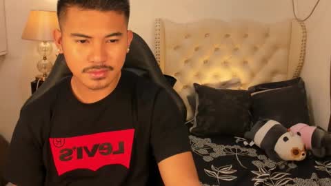Snapshot of the_killian_jones chatting on September 20, 1:00 pm ken online show from September 20, 1:00 pm