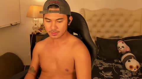 Snapshot of the_killian_jones chatting on September 8, 10:20 pm ken online show from September 8, 10:20 pm