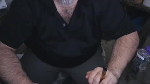 Snapshot of thebearking69 chatting on January 4, 4:23 am The Bear King online show from January 4, 4:23 am