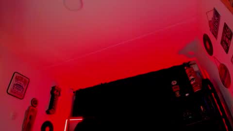 Snapshot of thebeastmaster_ chatting on October 10, 10:57 pm the beast master online show from October 10, 10:57 pm
