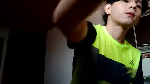 Snapshot of thebluesky_18 chatting on October 4, 4:23 pm thebluesky_18 online show from October 4, 4:23 pm