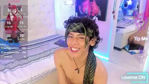 Snapshot of thedoll_ethan chatting on October 1, 8:02 pm ethan online show from October 1, 8:02 pm