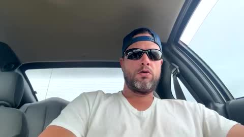 Carter Bates online show from November 18, 9:28 pm