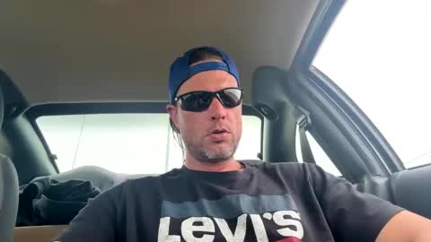 Carter Bates online show from May 10, 9:05 pm