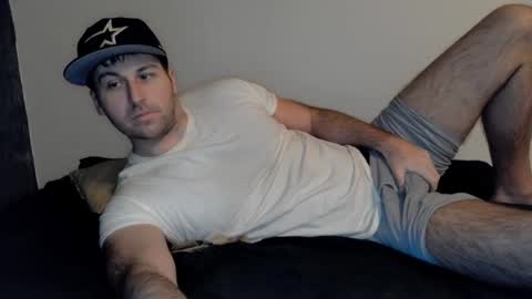 Snapshot of theetwohander chatting on January 29, 10:48 am Theetwohander online show from January 29, 10:48 am