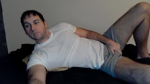 Snapshot of theetwohander chatting on January 6, 8:46 am Theetwohander online show from January 6, 8:46 am