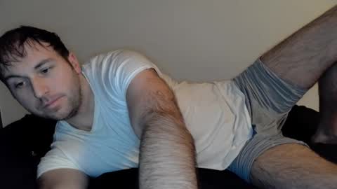 Snapshot of theetwohander chatting on December 28, 2:54 am Theetwohander online show from December 28, 2:54 am