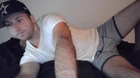 Snapshot of theetwohander chatting on October 23, 2:37 am Theetwohander online show from October 23, 2:37 am