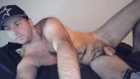 Snapshot of theetwohander chatting on October 22, 2:26 am Theetwohander online show from October 22, 2:26 am