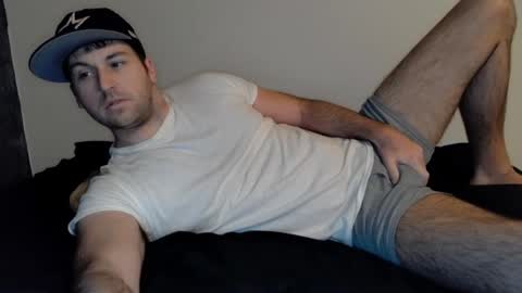 Snapshot of theetwohander chatting on January 5, 4:14 am Theetwohander online show from January 5, 4:14 am