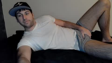 Snapshot of theetwohander chatting on January 4, 2:03 am Theetwohander online show from January 4, 2:03 am
